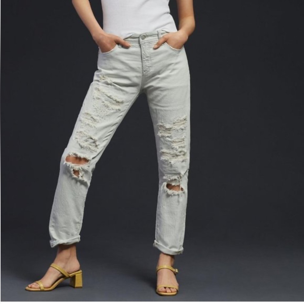 NWT Anthropologie, Pilcro‎ mid rise boyfriend distressed jeans